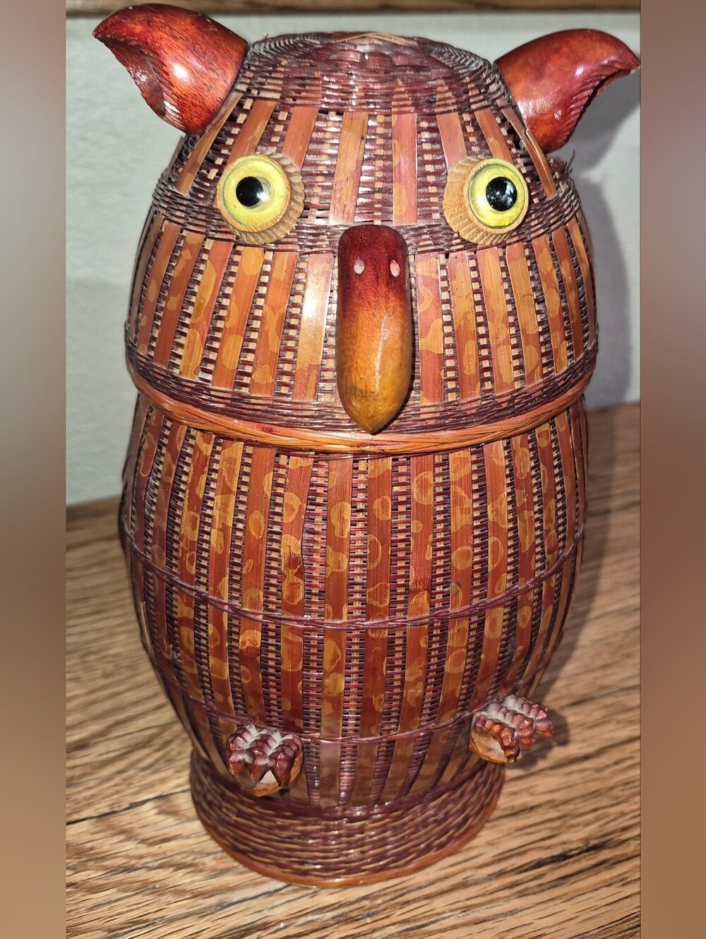 Vintage Lidded Owl Basket, Woven Wicker, RARE FIND!! 1970s